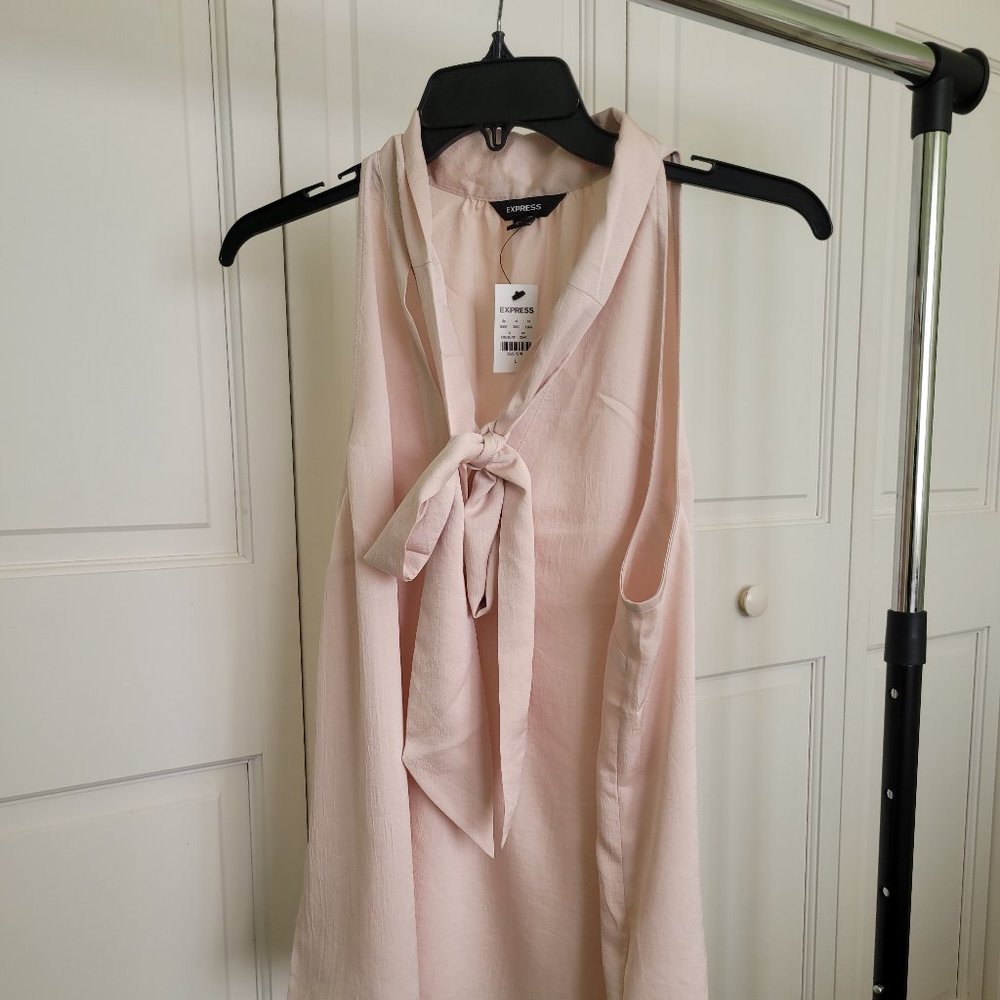 NWT Express Champagne Tie Shirt, size L